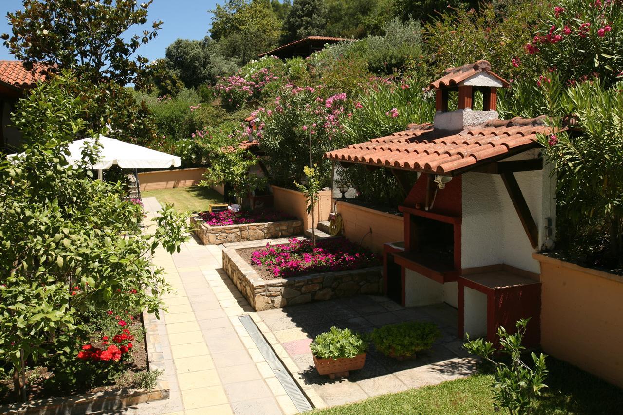Elena & Apartment Vourvourou
